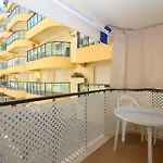 Town Lamarea דירה